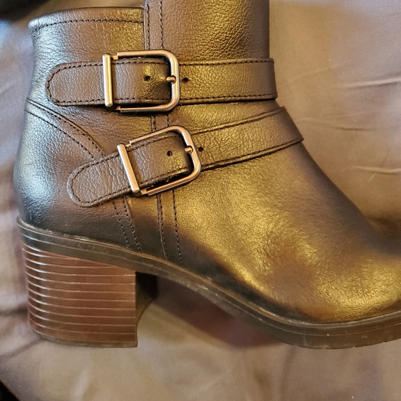 Like new boots- Hollis Pearl - Picture 5 of 6